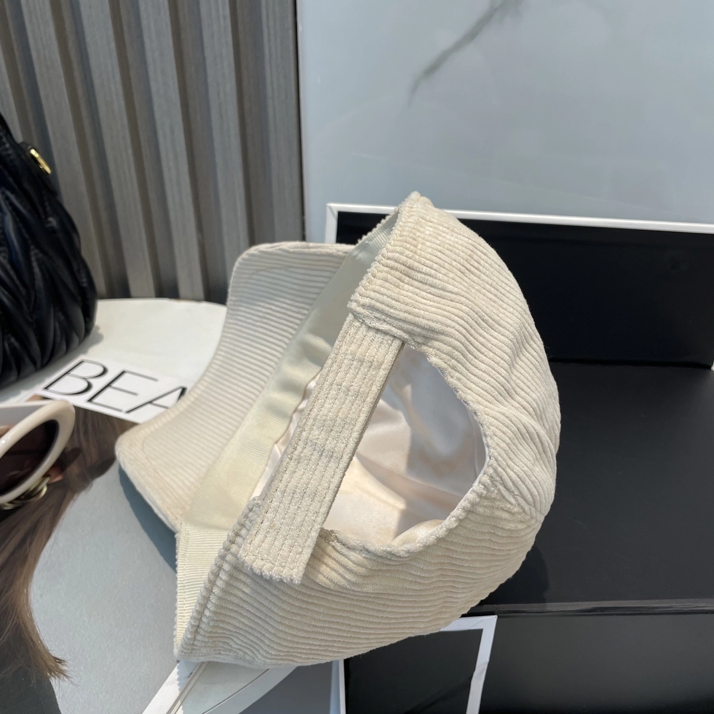 M*iuMiu Hats Top XX20250411- TravelReady 17384
