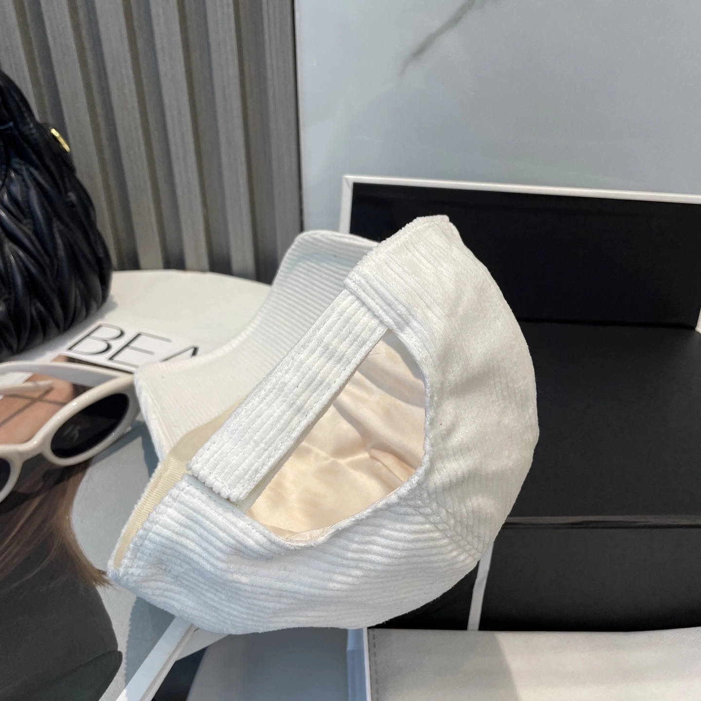 M*iuMiu Hats Top XX20250411- TravelReady 17384