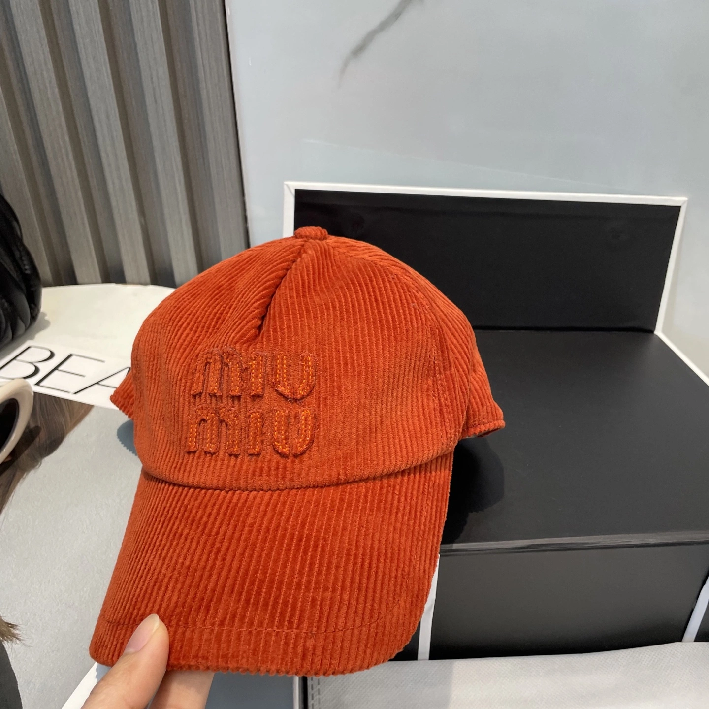 M*iuMiu Hats Top XX20250411- TravelReady 17384