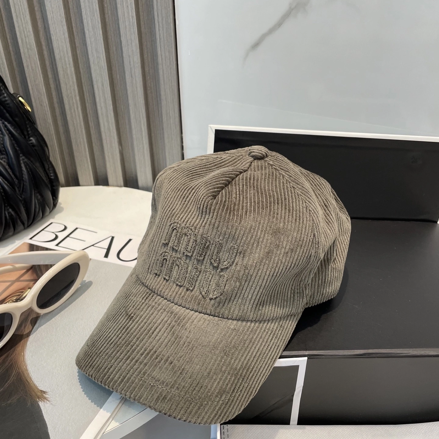 M*iuMiu Hats Top XX20250411- TravelReady 17384