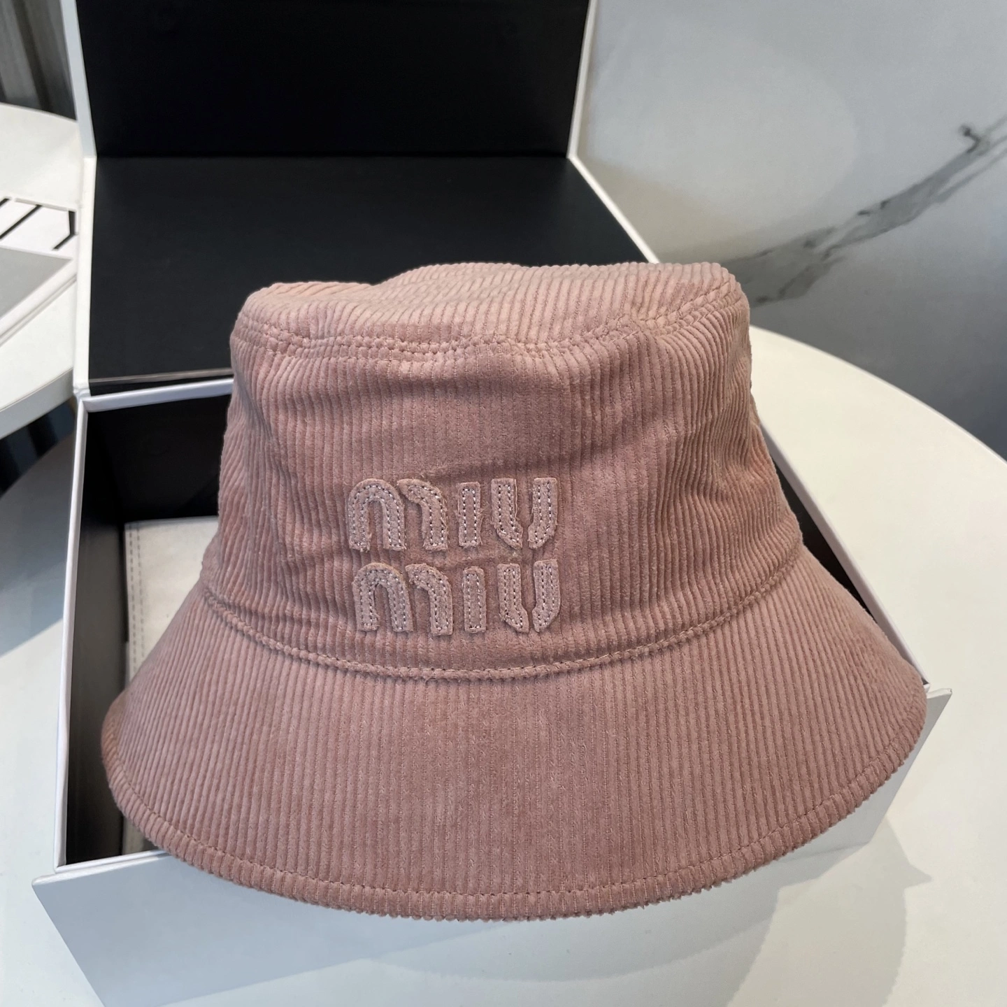 M*iuMiu Hats Top XX20250411- RelaxedFit 17386