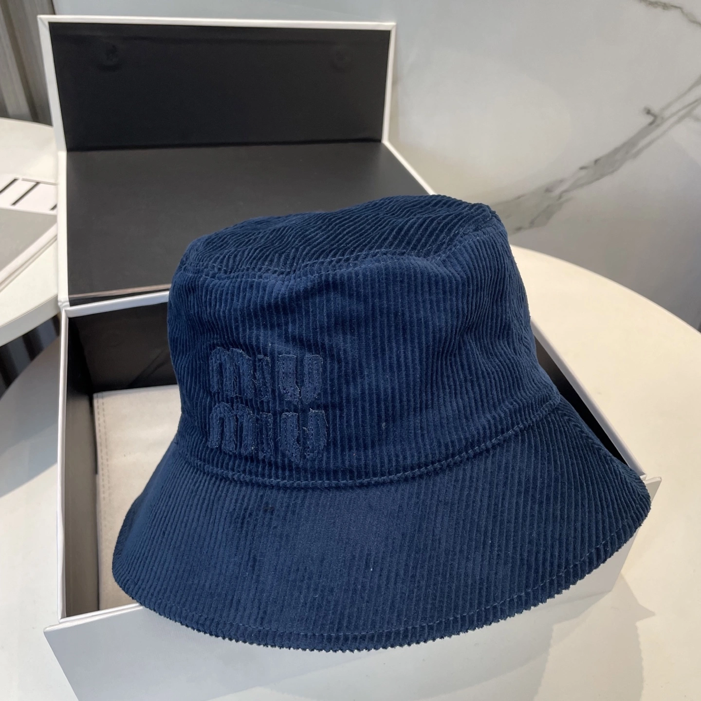 M*iuMiu Hats Top XX20250411- RelaxedFit 17386