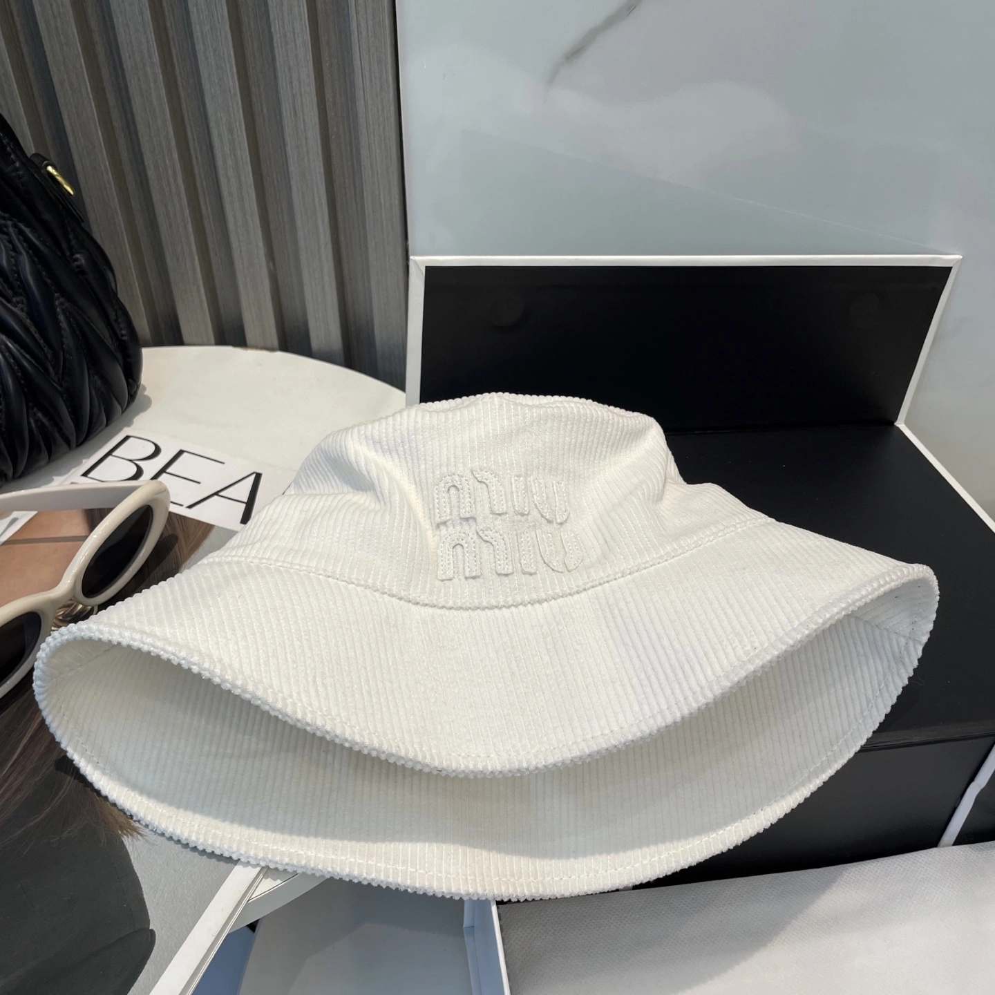 M*iuMiu Hats Top XX20250411- RelaxedFit 17386