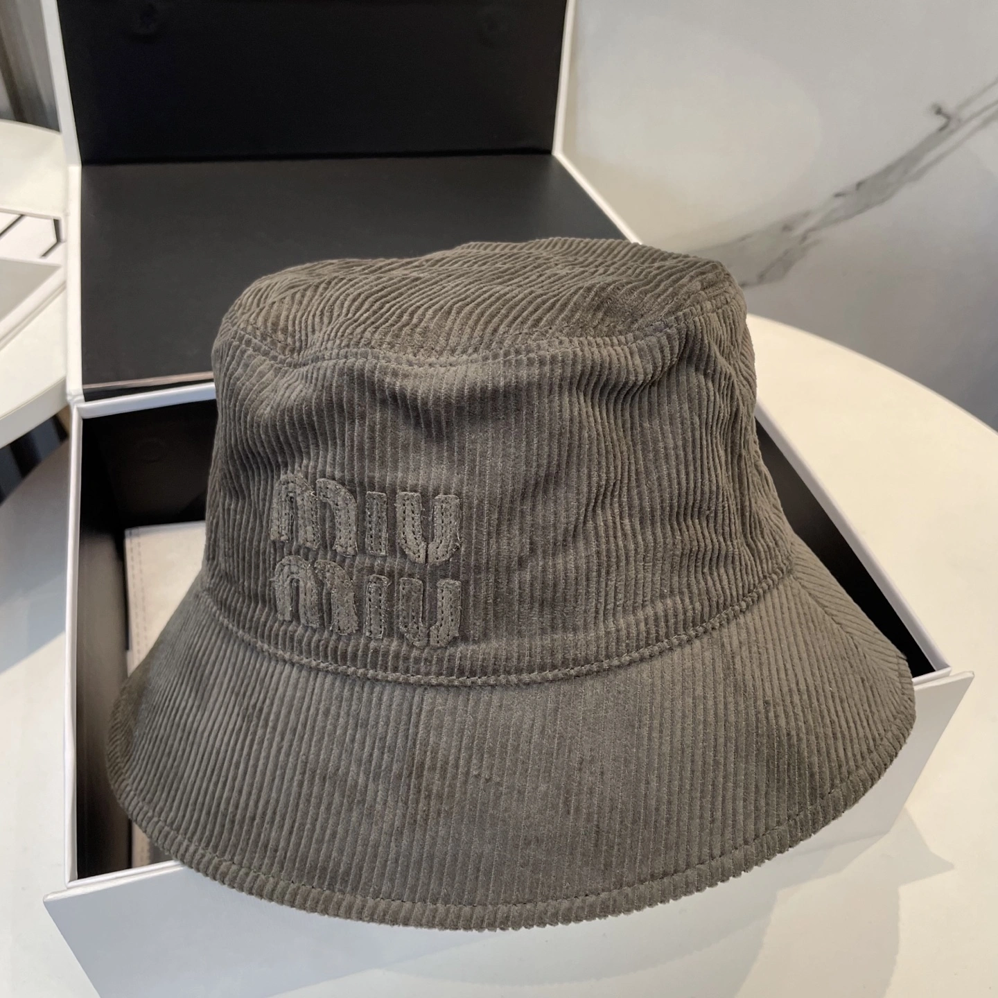 M*iuMiu Hats Top XX20250411- RelaxedFit 17386