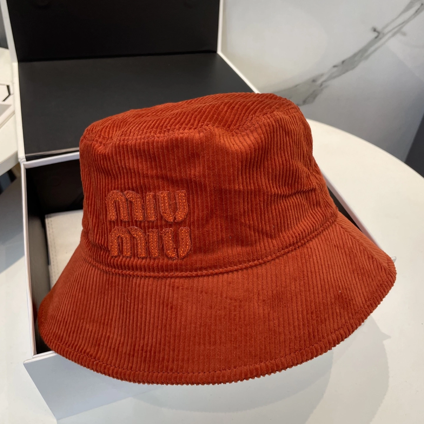 M*iuMiu Hats Top XX20250411- RelaxedFit 17386