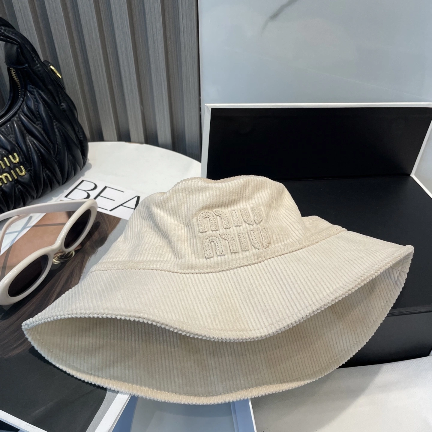 M*iuMiu Hats Top XX20250411- RelaxedFit 17386