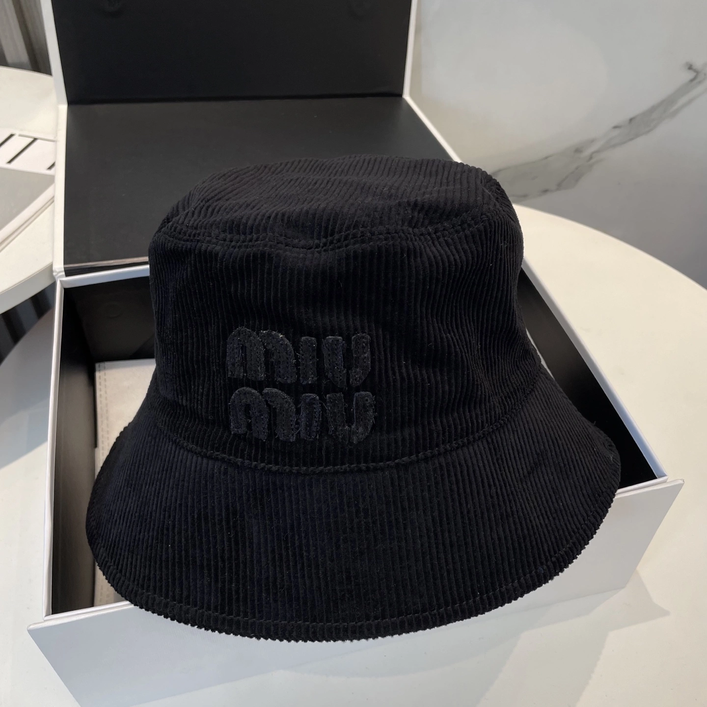 M*iuMiu Hats Top XX20250411- RelaxedFit 17386