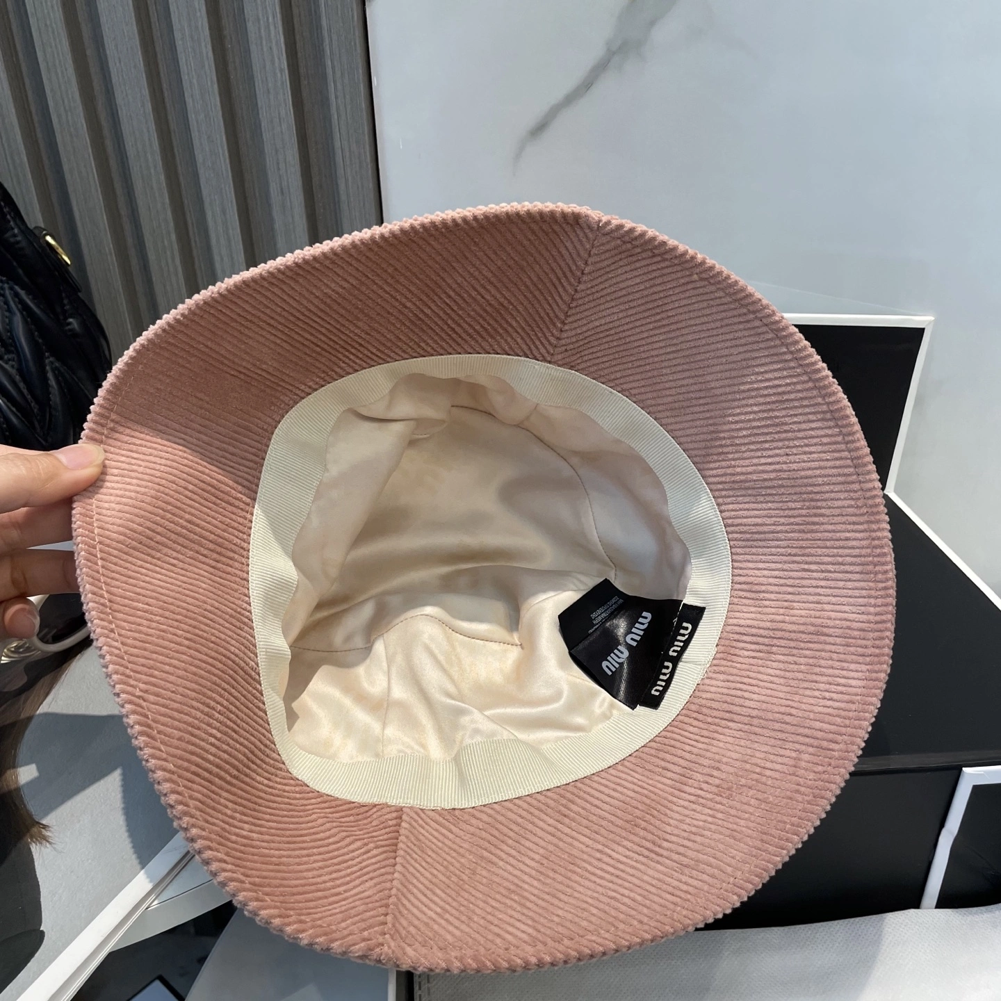 M*iuMiu Hats Top XX20250411- RelaxedFit 17386