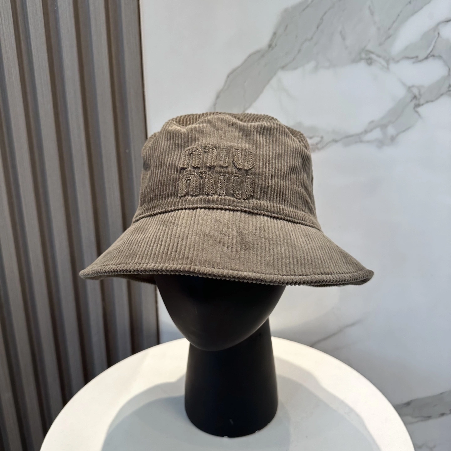 M*iuMiu Hats Top XX20250411- RelaxedFit 17386