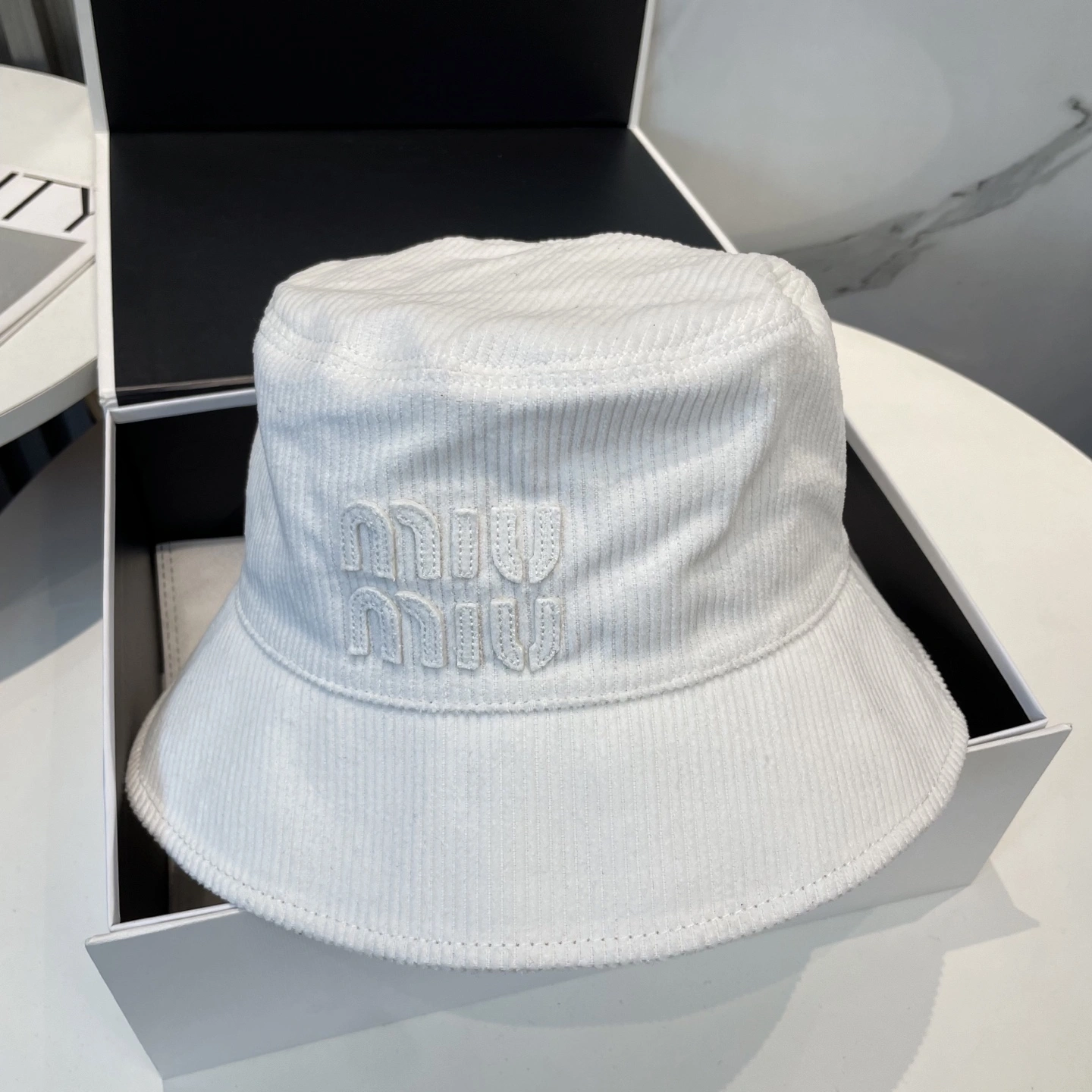 M*iuMiu Hats Top XX20250411- RelaxedFit 17386