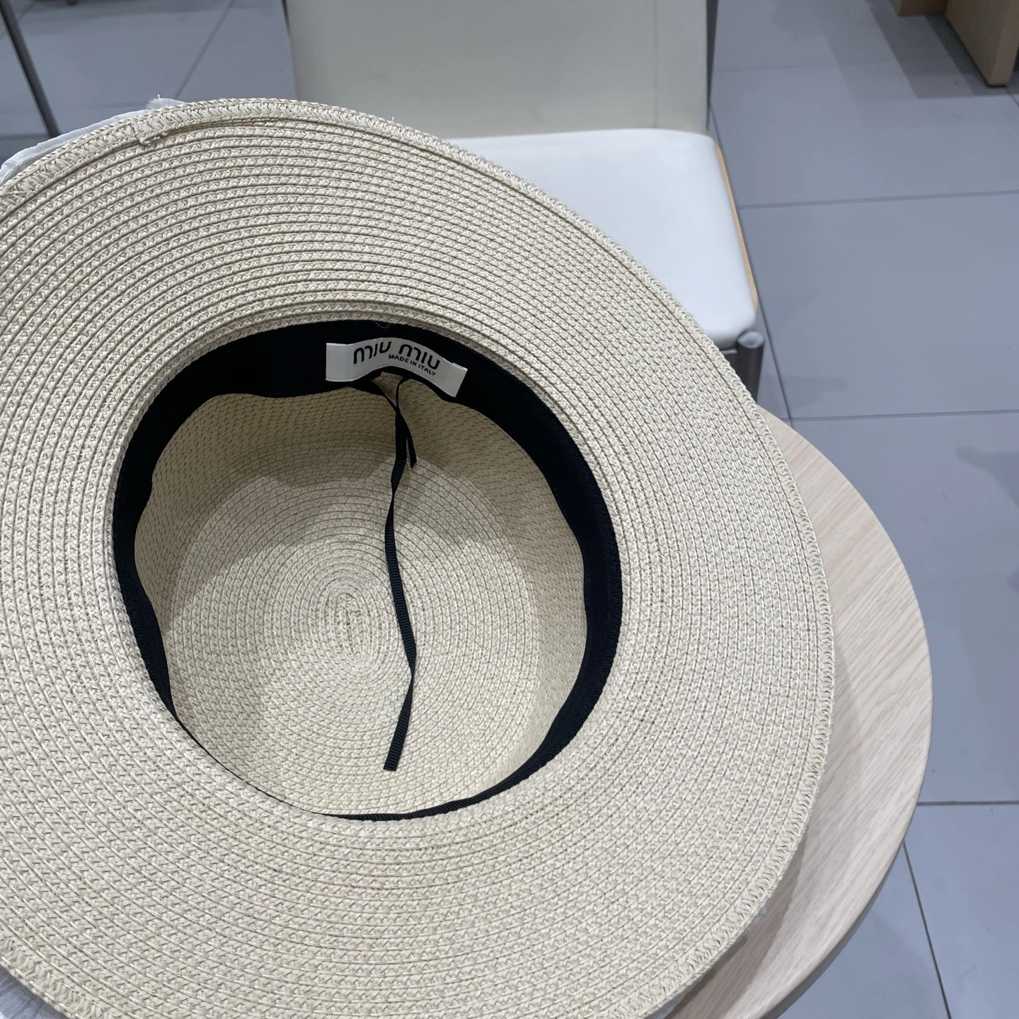 TravelReady M*iuMiu Hats Top XX20250413- 17277