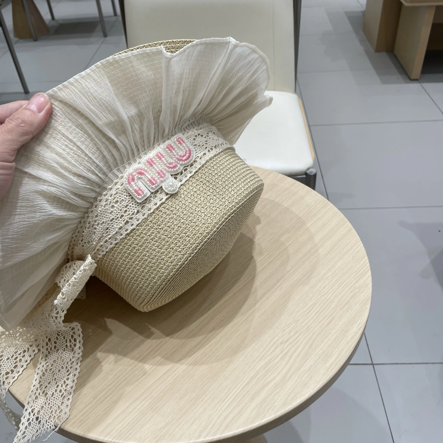 TravelReady M*iuMiu Hats Top XX20250413- 17277