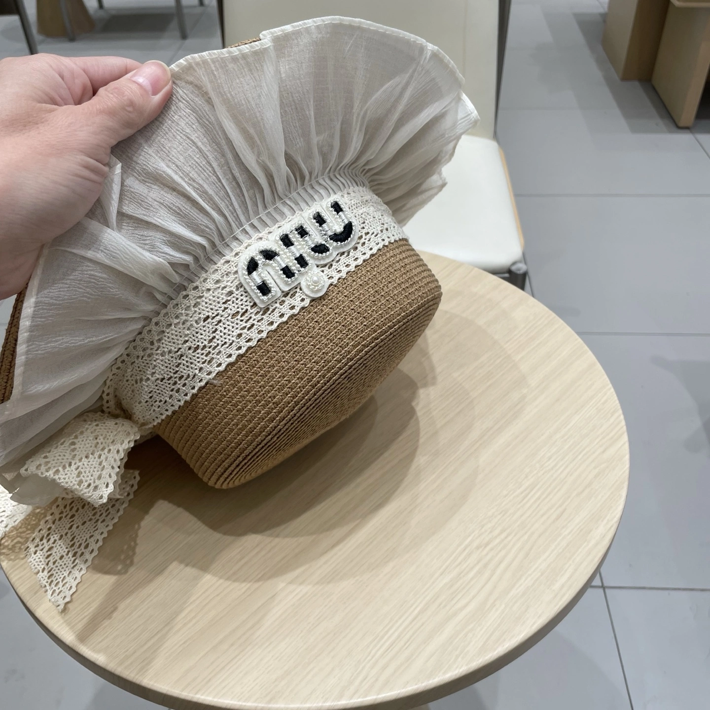 TravelReady M*iuMiu Hats Top XX20250413- 17277