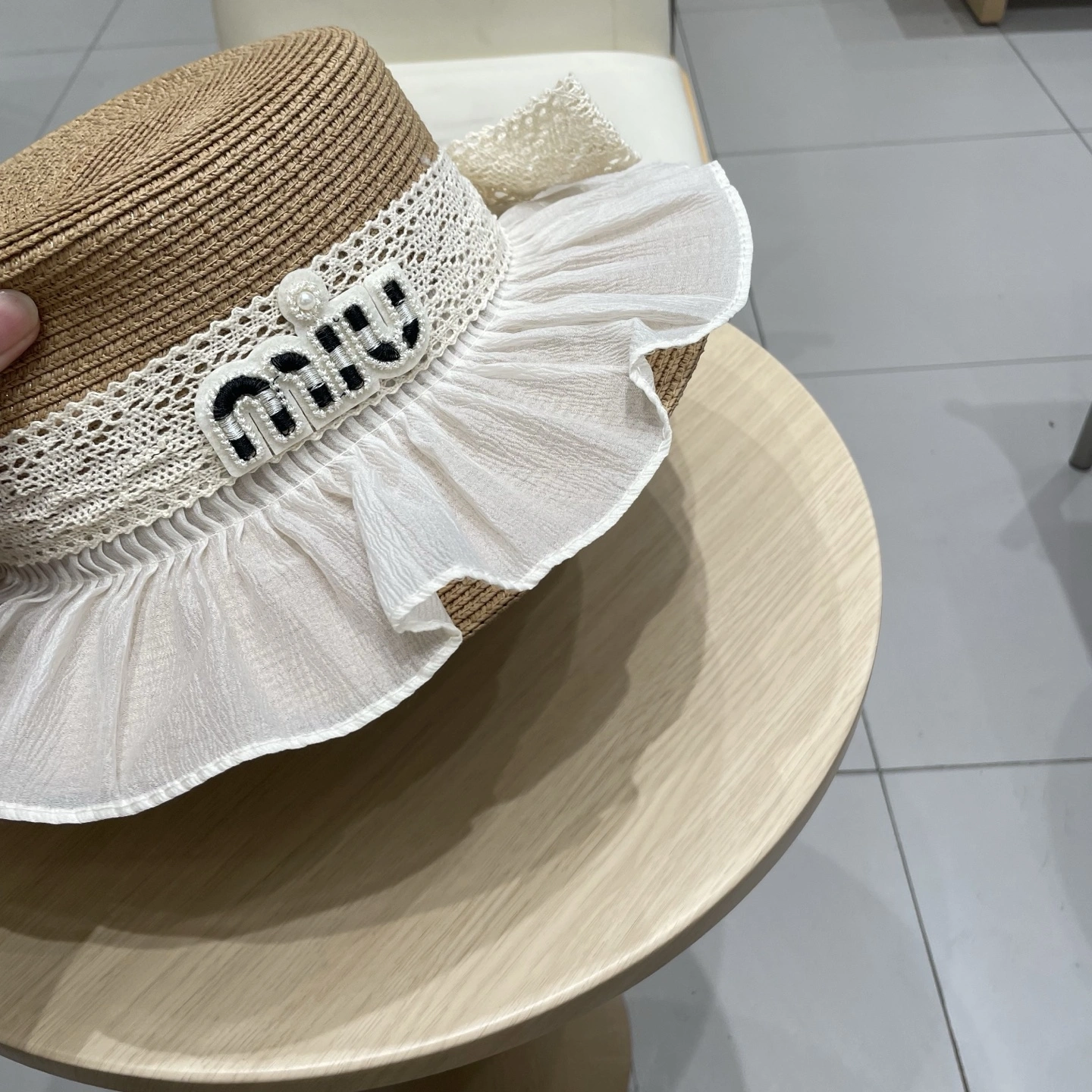 TravelReady M*iuMiu Hats Top XX20250413- 17277