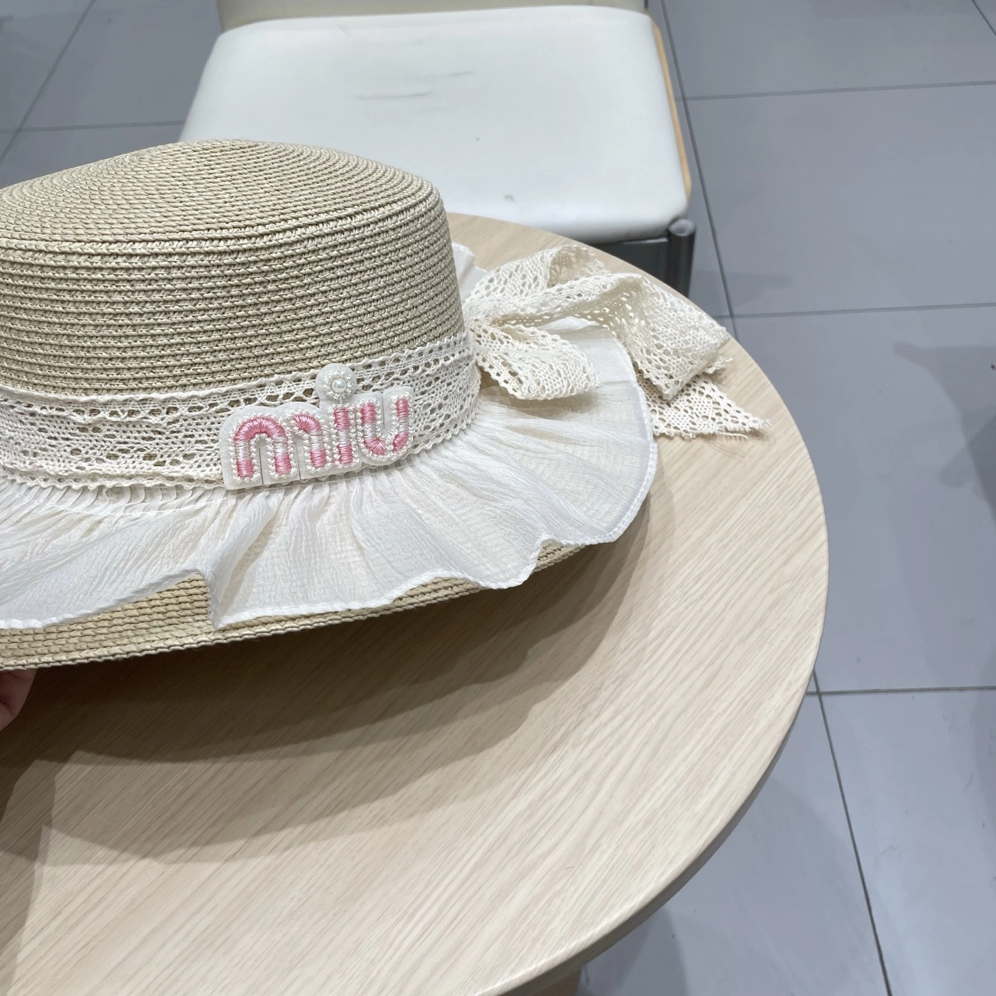 TravelReady M*iuMiu Hats Top XX20250413- 17277