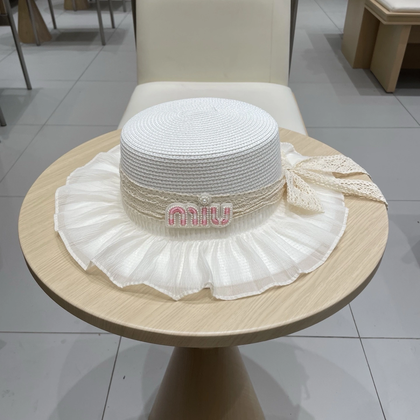 TravelReady M*iuMiu Hats Top XX20250413- 17277