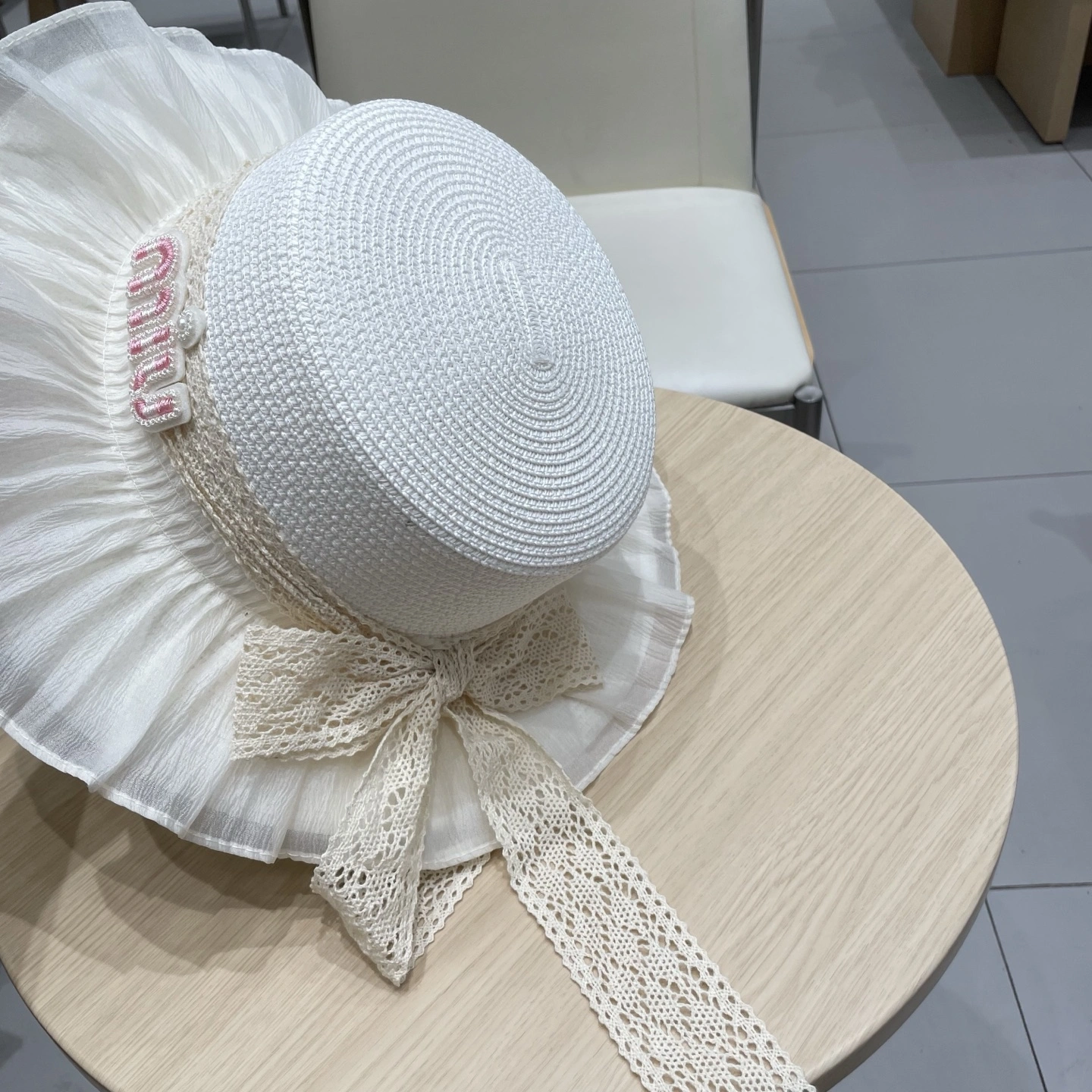 TravelReady M*iuMiu Hats Top XX20250413- 17277