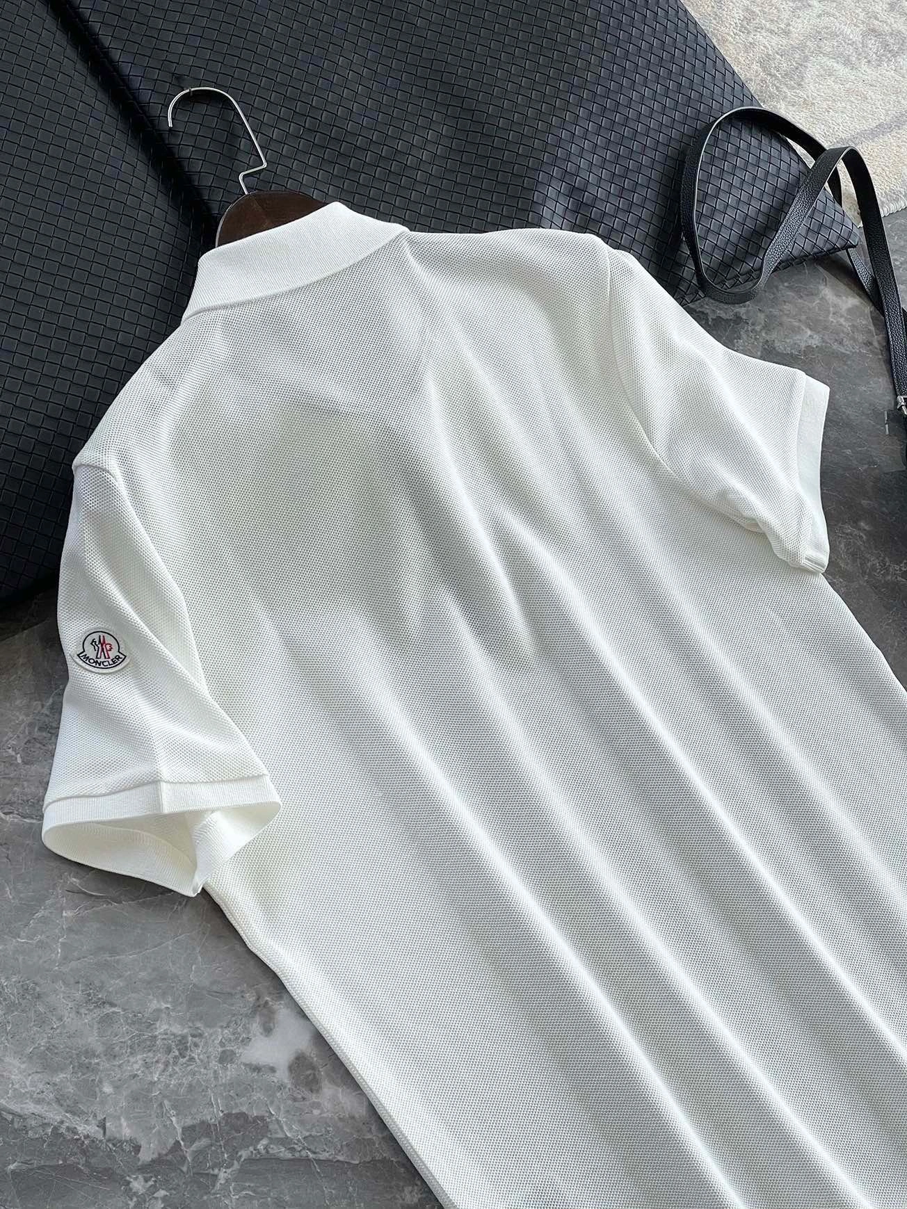 Lightweight M*oncler T-shirt Top Quality D17 20240425- 14372