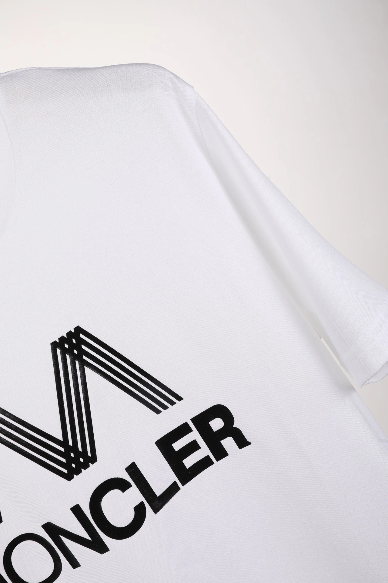 Refined M*oncler T-shirt Top Quality D17 20240512- 14337