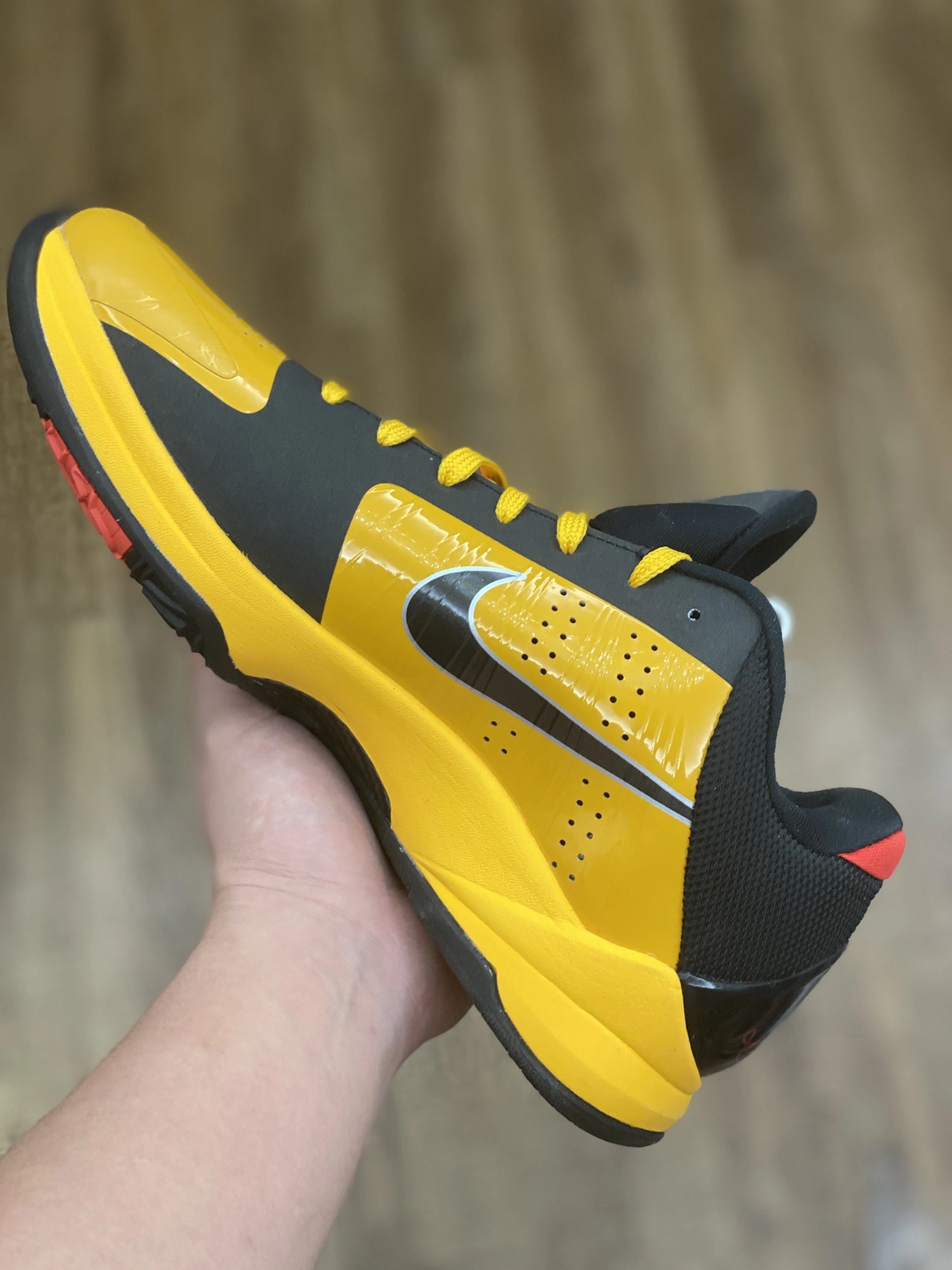Compact NIKE KOBE 1154