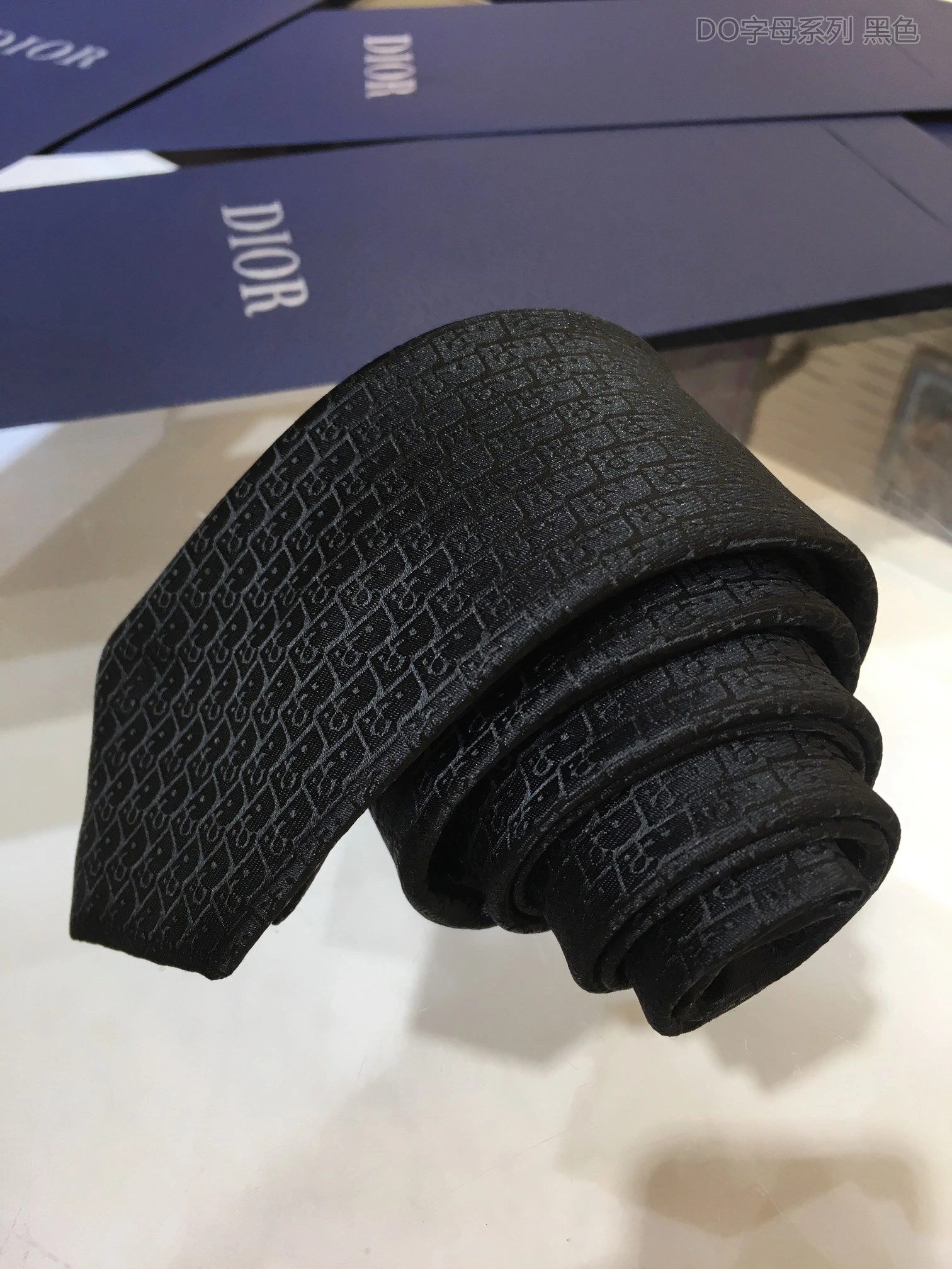 Lightweight Necktie 18532