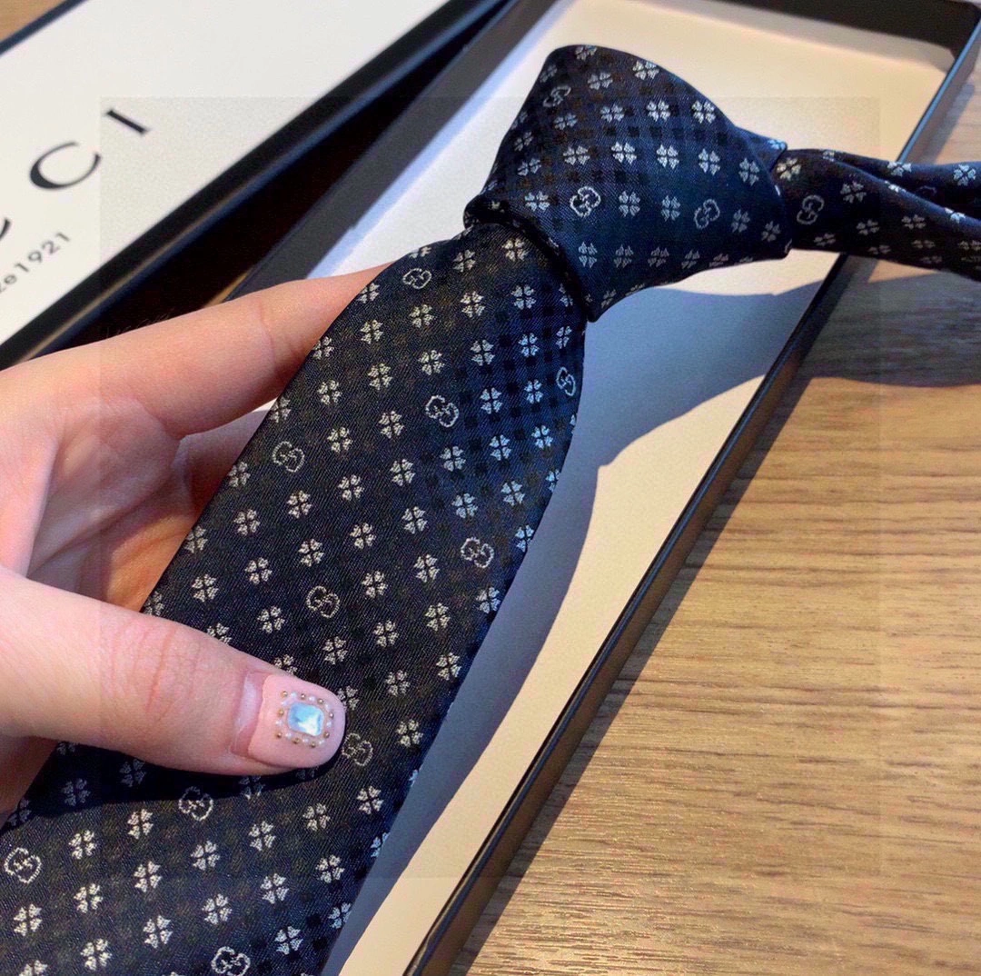 Necktie Neat 18501