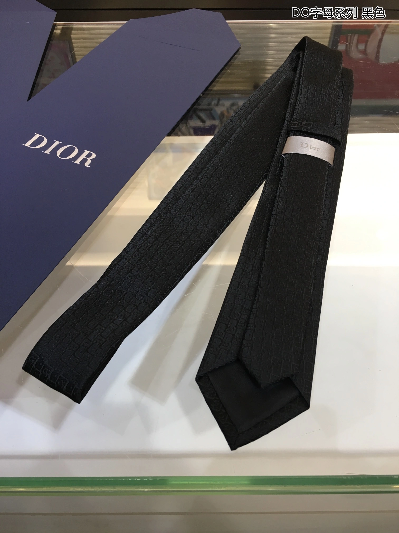 Lightweight Necktie 18532
