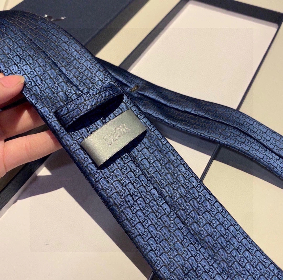Necktie ZipUp 18496