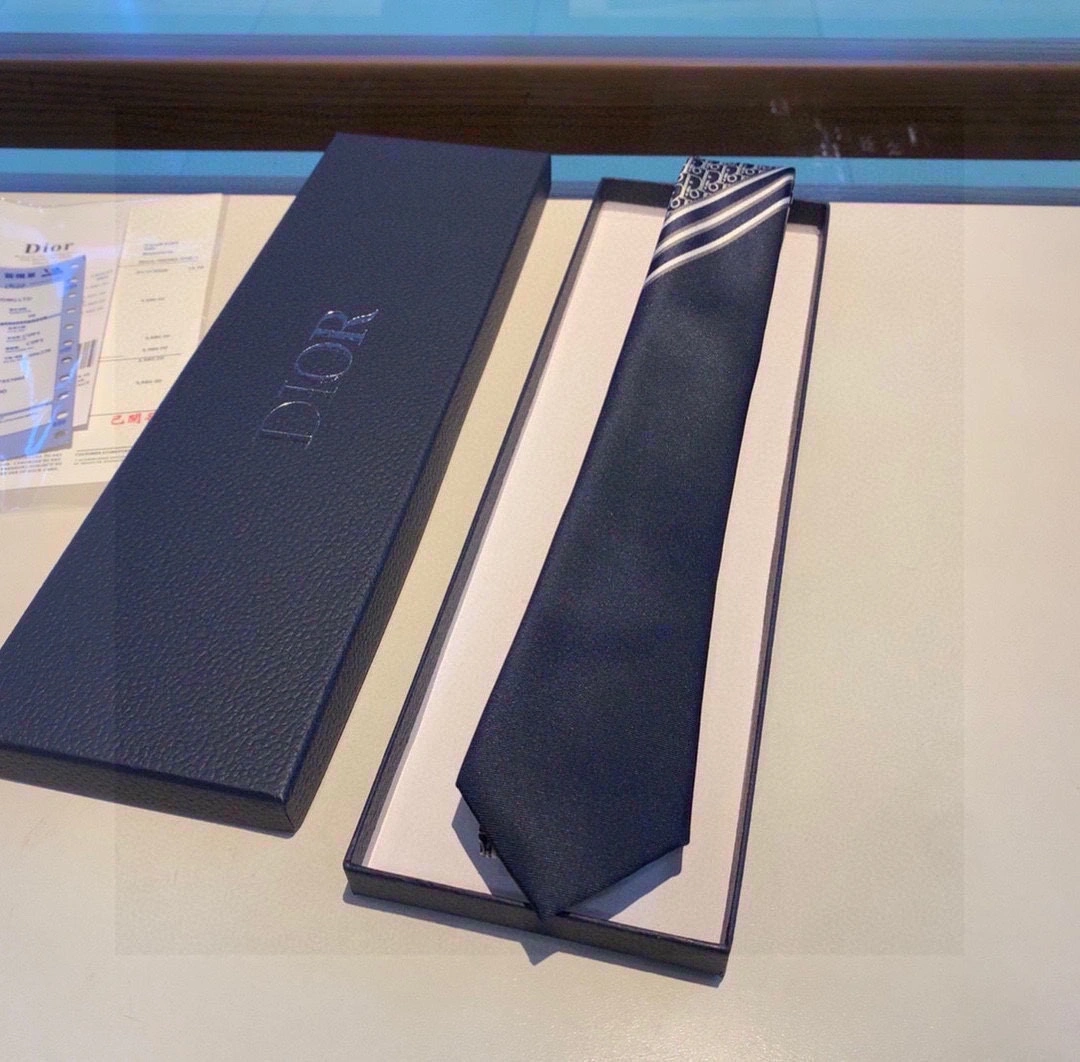 Necktie ZipUp 18496