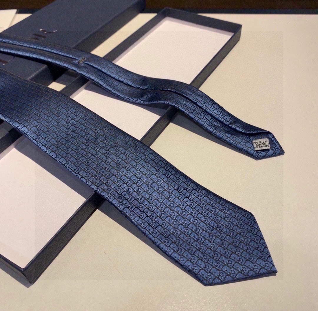 Necktie ZipUp 18496