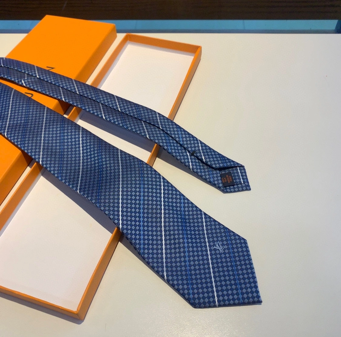Youthful Necktie 18517