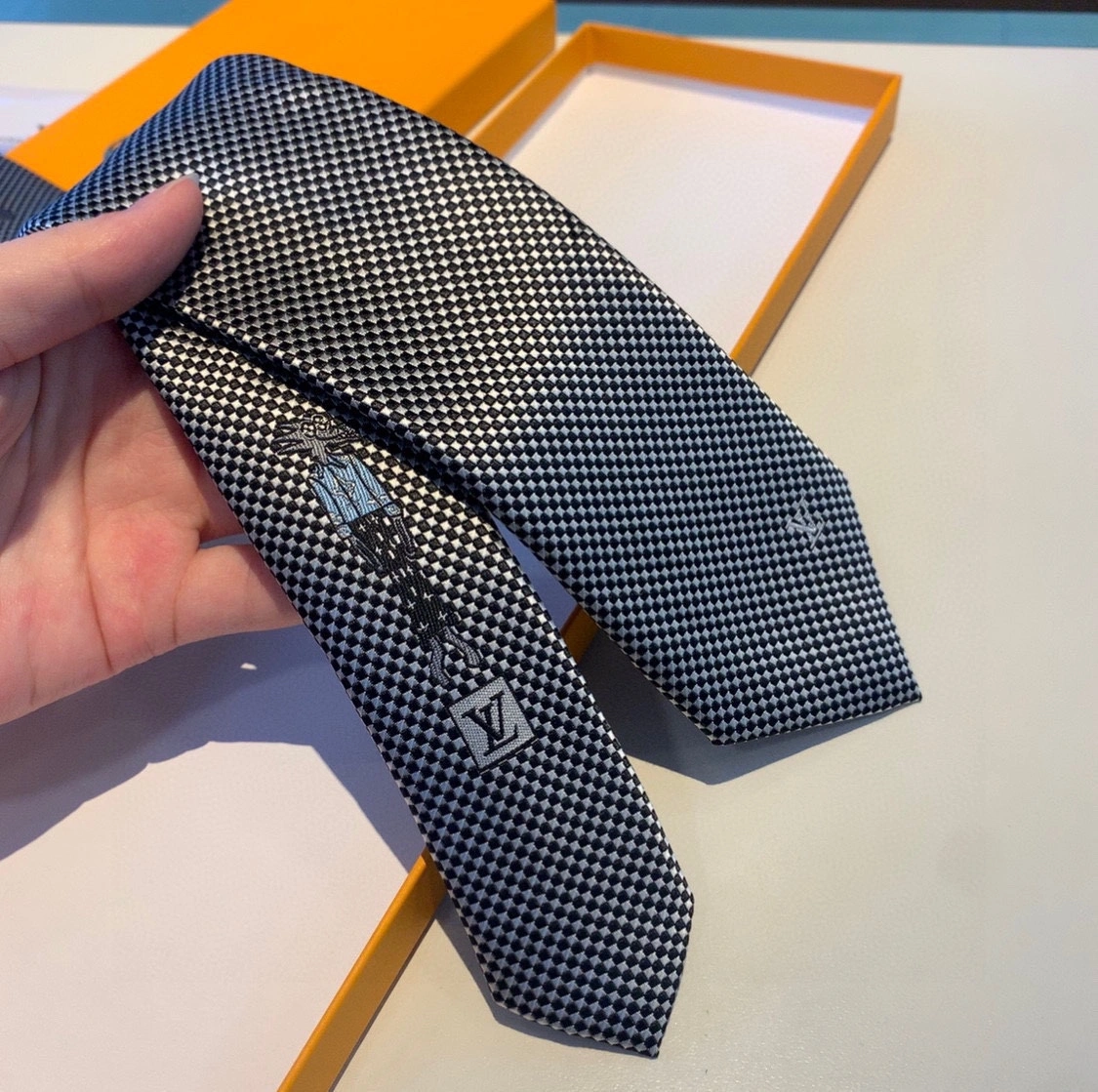 Necktie Efficient 18510