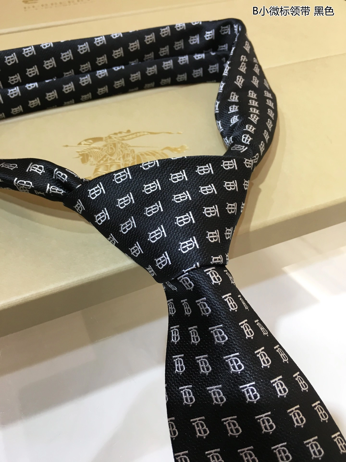 Sporty Necktie 18515