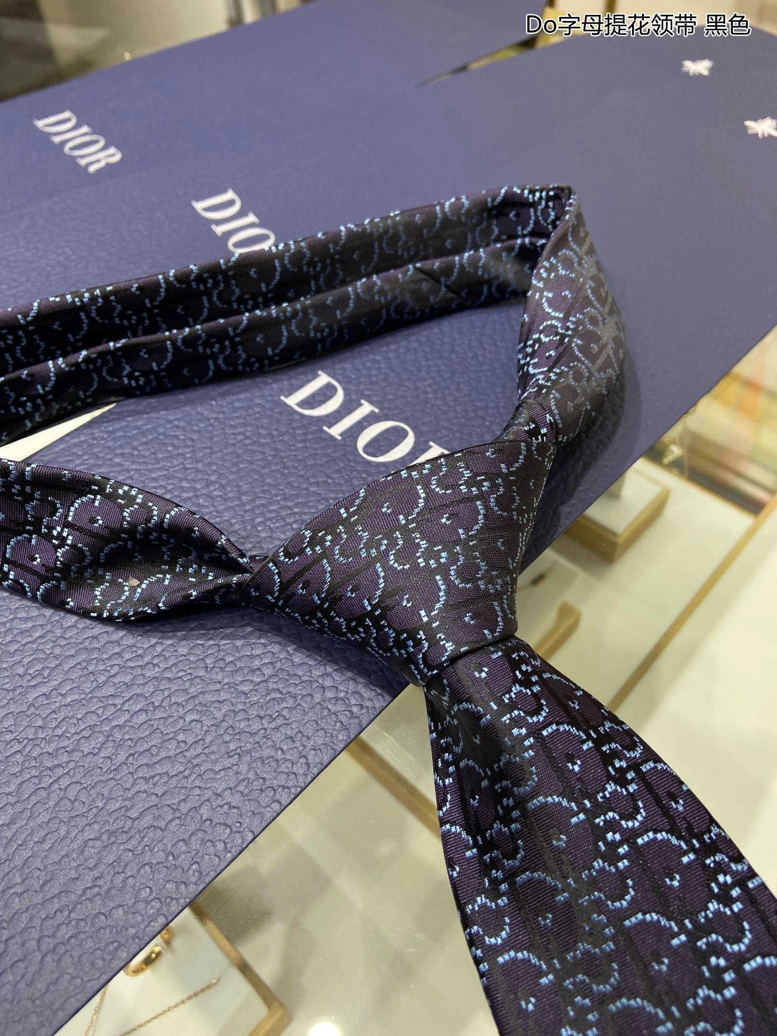 Affordable Necktie 18523