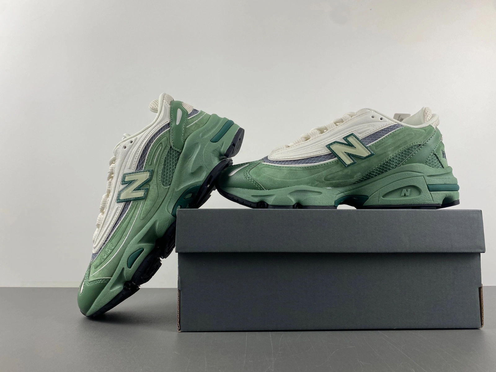 Minimalist New Balance 1000 Green Grey M1000MA 2411