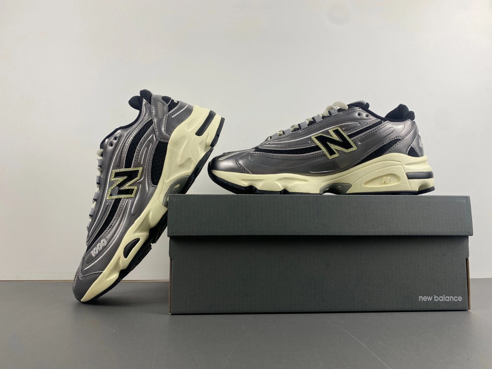 New Balance 1000 Silver Metallic M1000SL StreetReady 2437