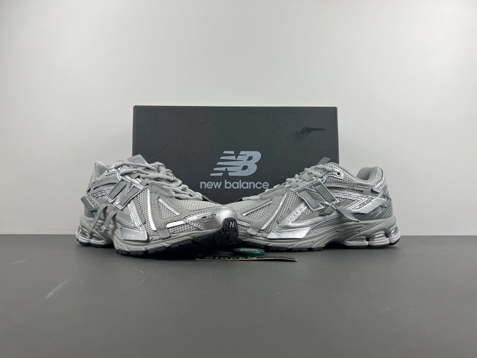 Premium New Balance 1906A Concrete Silver Metallic M1906AG 2422