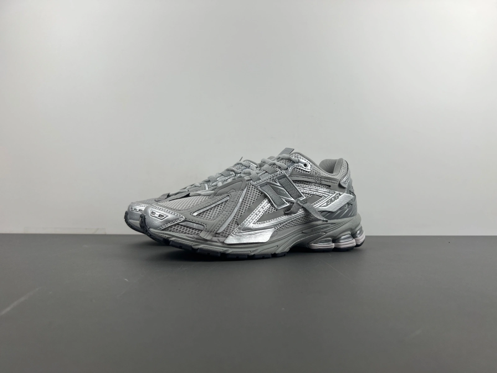 Premium New Balance 1906A Concrete Silver Metallic M1906AG 2422