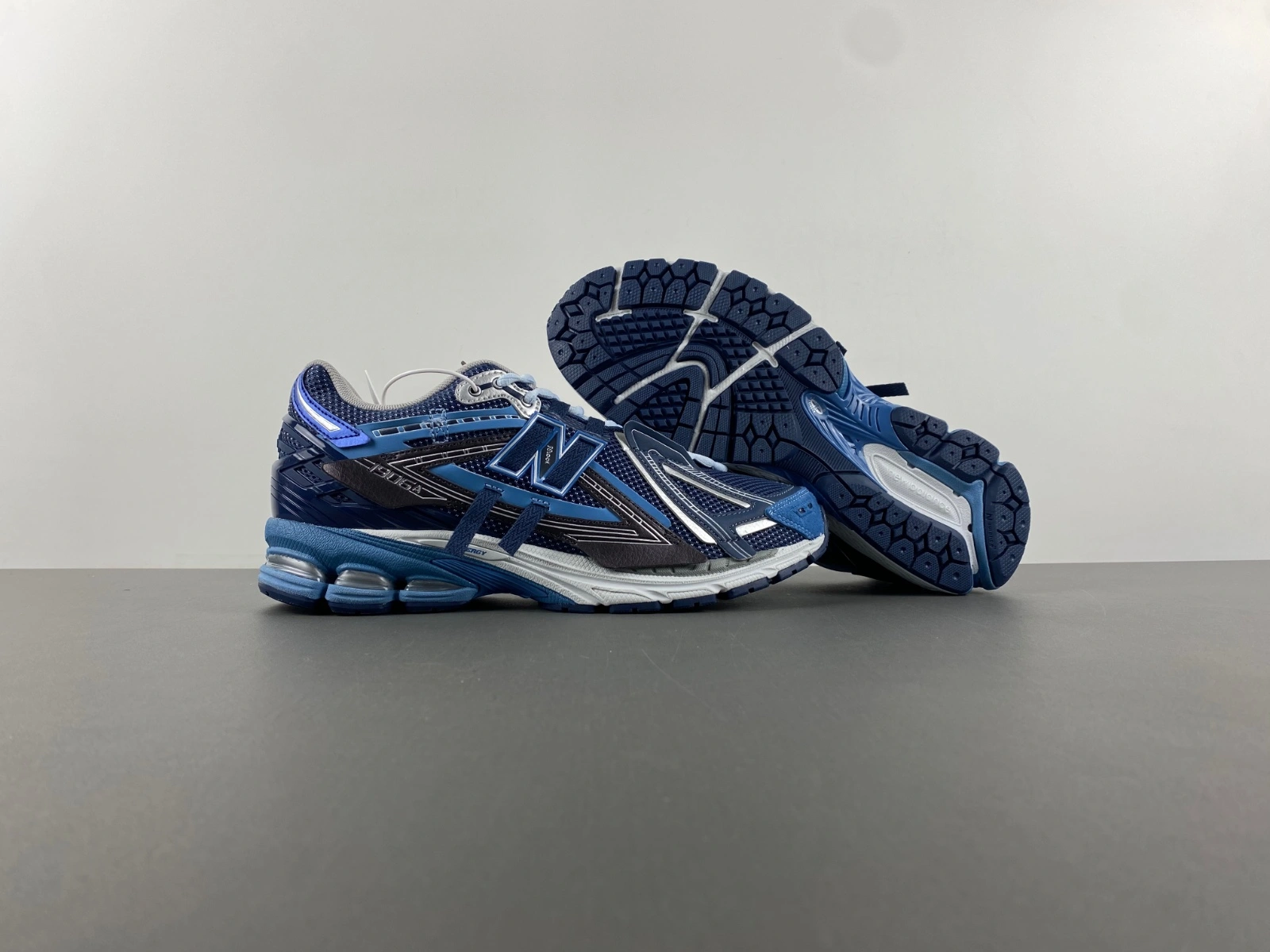SmoothTexture New Balance 1906A Deep Blue U1906AB 2394