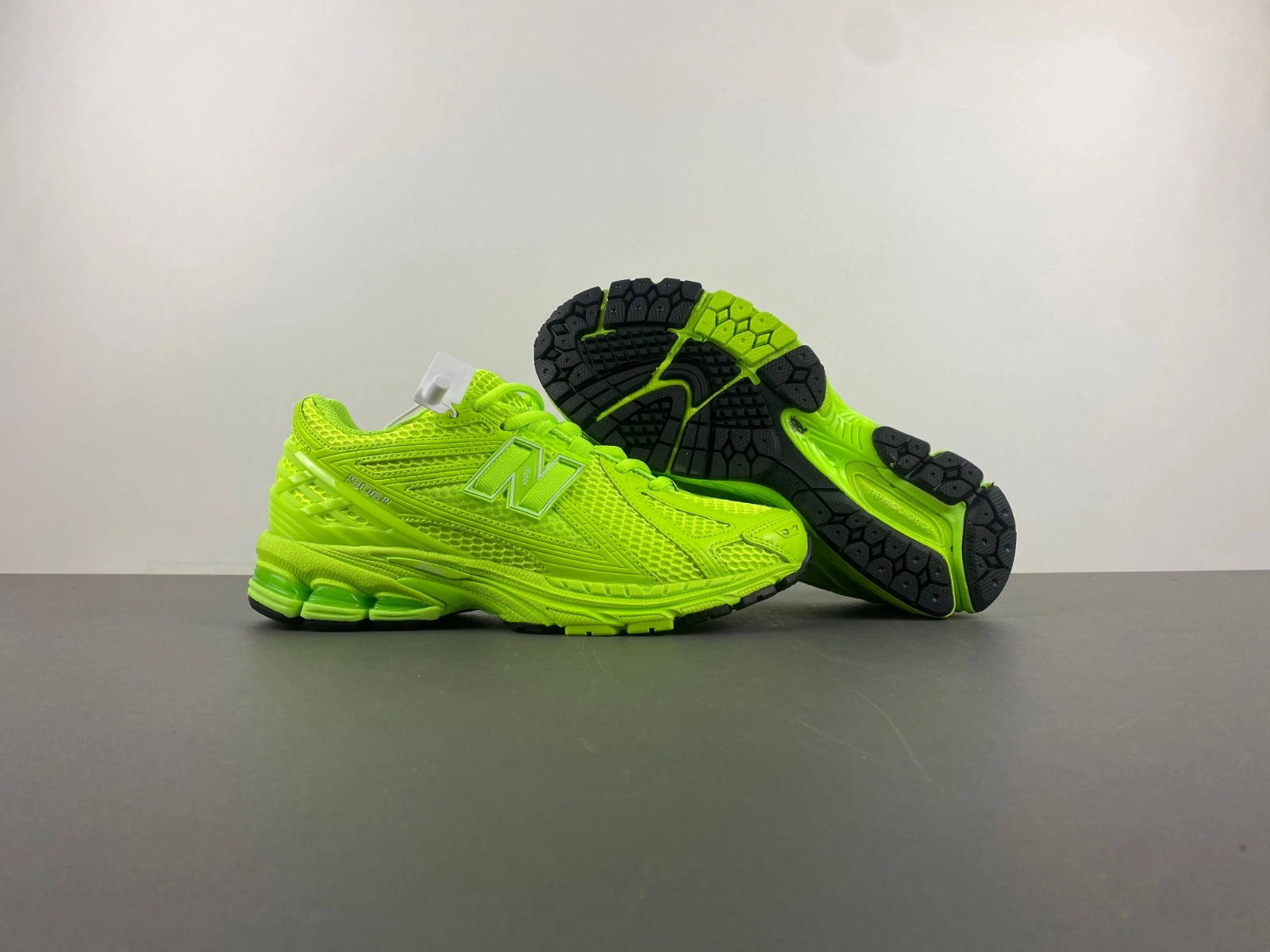 Breathable New Balance 1906R ASOS Exclusive Neon Green M1906RAA 2374