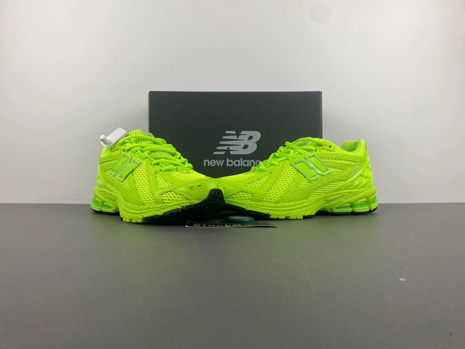 Breathable New Balance 1906R ASOS Exclusive Neon Green M1906RAA 2374