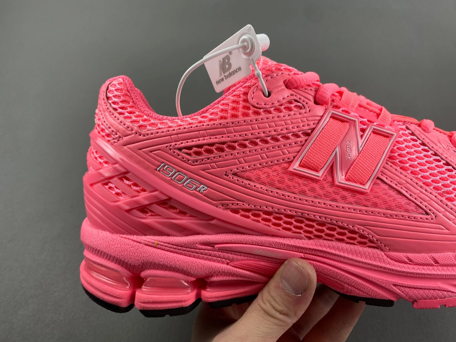 New Balance 1906R ASOS Exclusive Neon Pink M1906RAP Resilient 2376