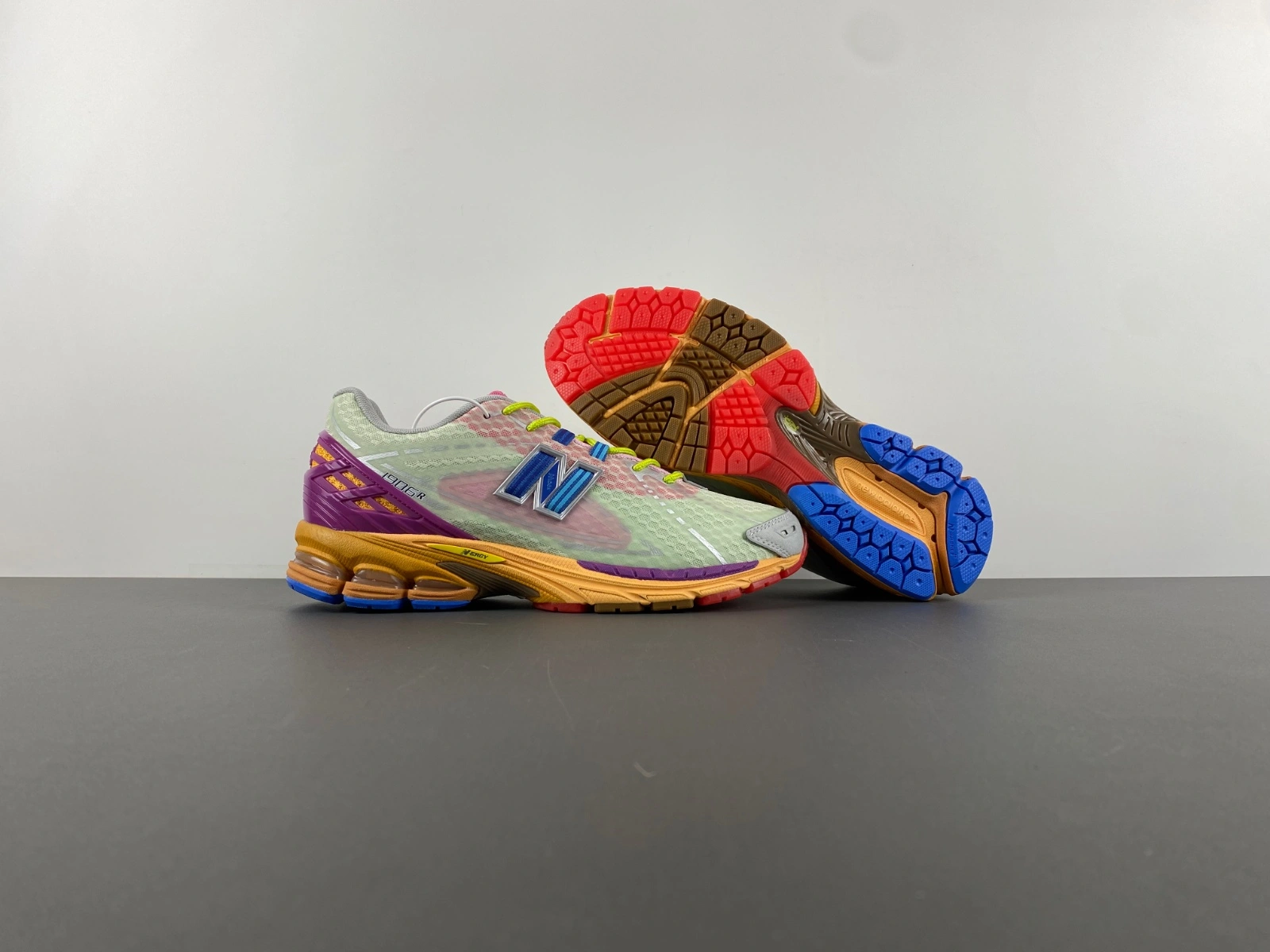 AllSeason New Balance 1906R Action Bronson Rosewater M1906RKL 2397