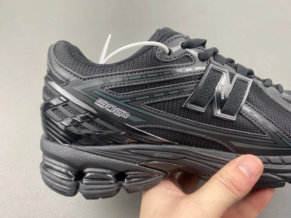New Balance 1906R Black M1906RBB Bright 2362
