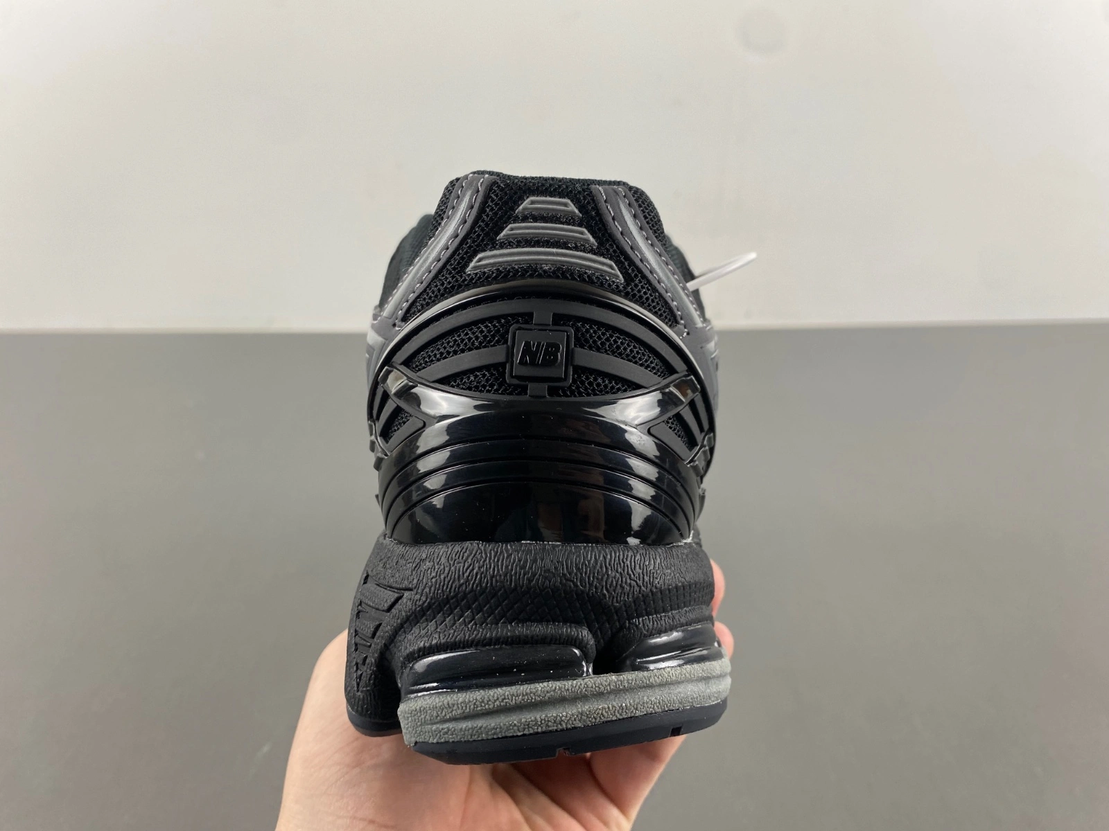 New Balance 1906R Black Phantom M1906RLB AllSeason 2393