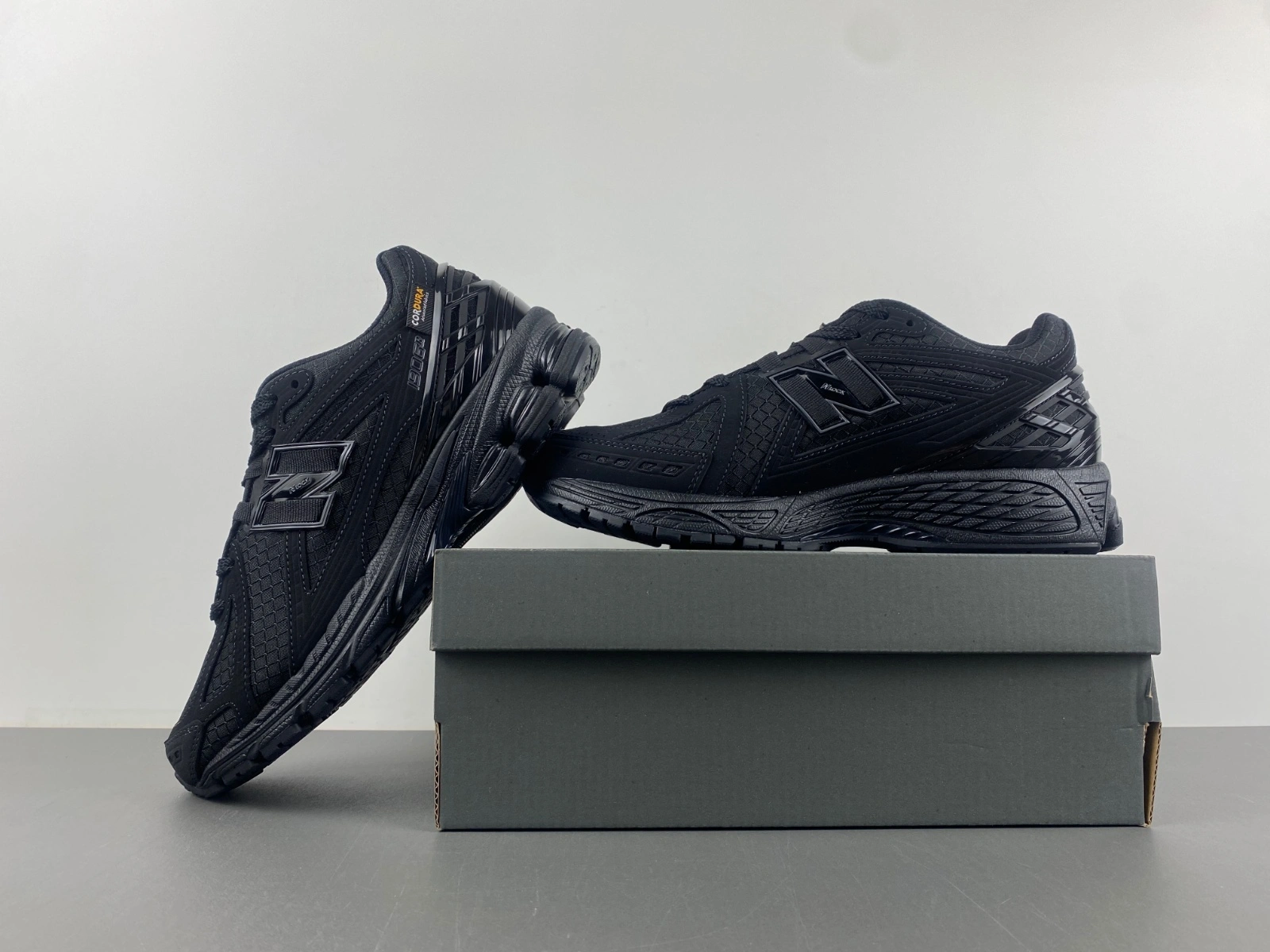 New Balance 1906R Cordura Black Magnet M1906RWF ZipUp 2383