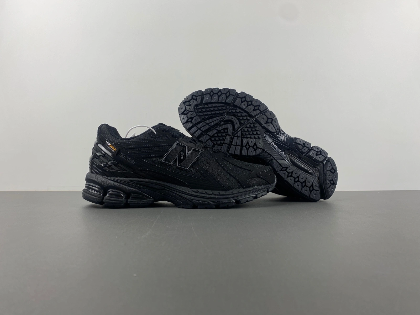 New Balance 1906R Cordura Black Magnet M1906RWF ZipUp 2383