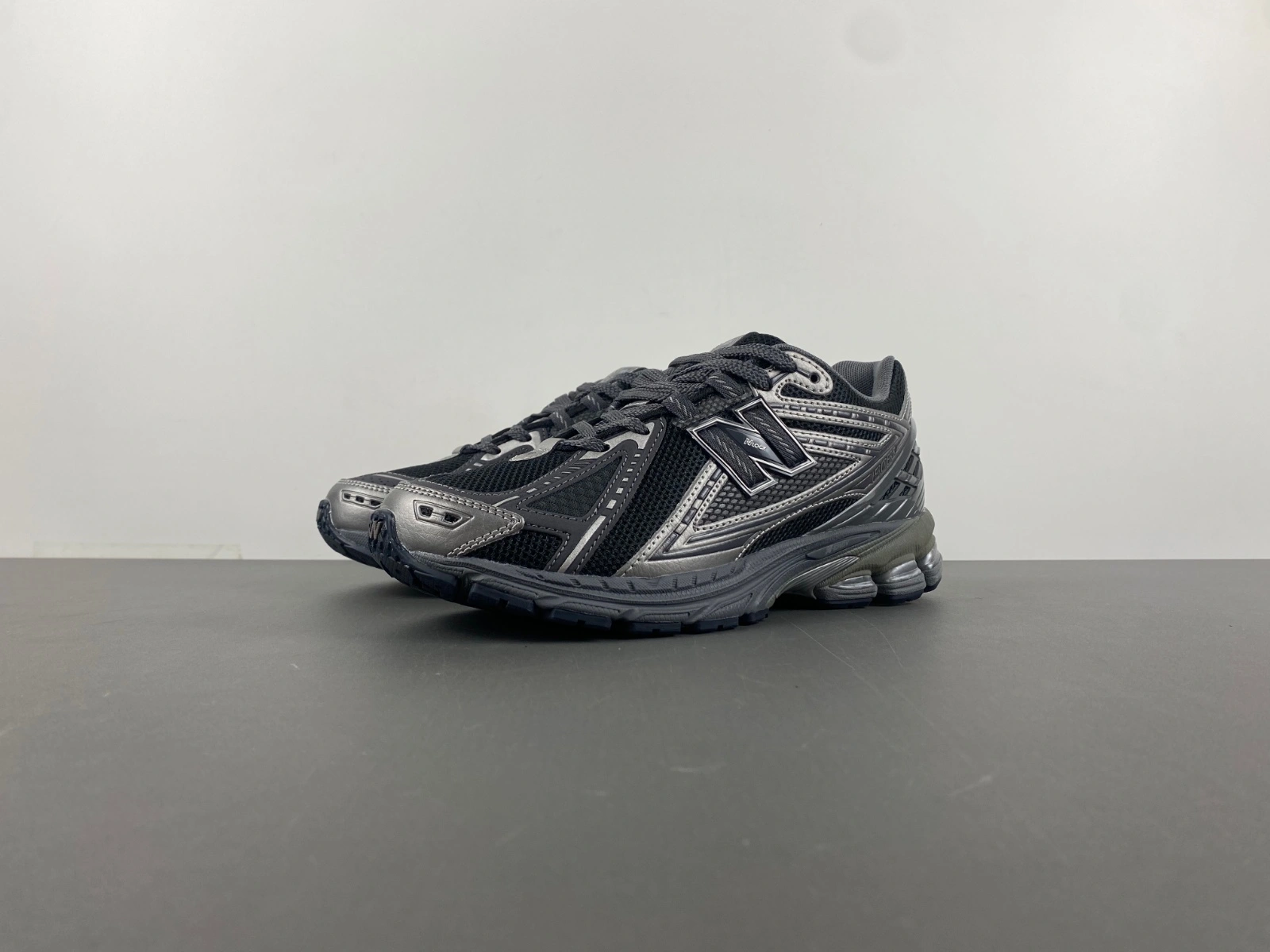 New Balance 1906R Phantom Dark Grey Metallic Silver M1906RES TechFriendly 2417