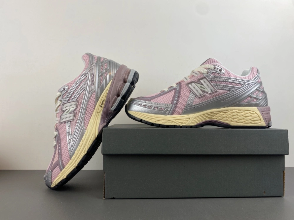 New Balance 1906R Rose Sugar Silver U1906RNF Contemporary 2343