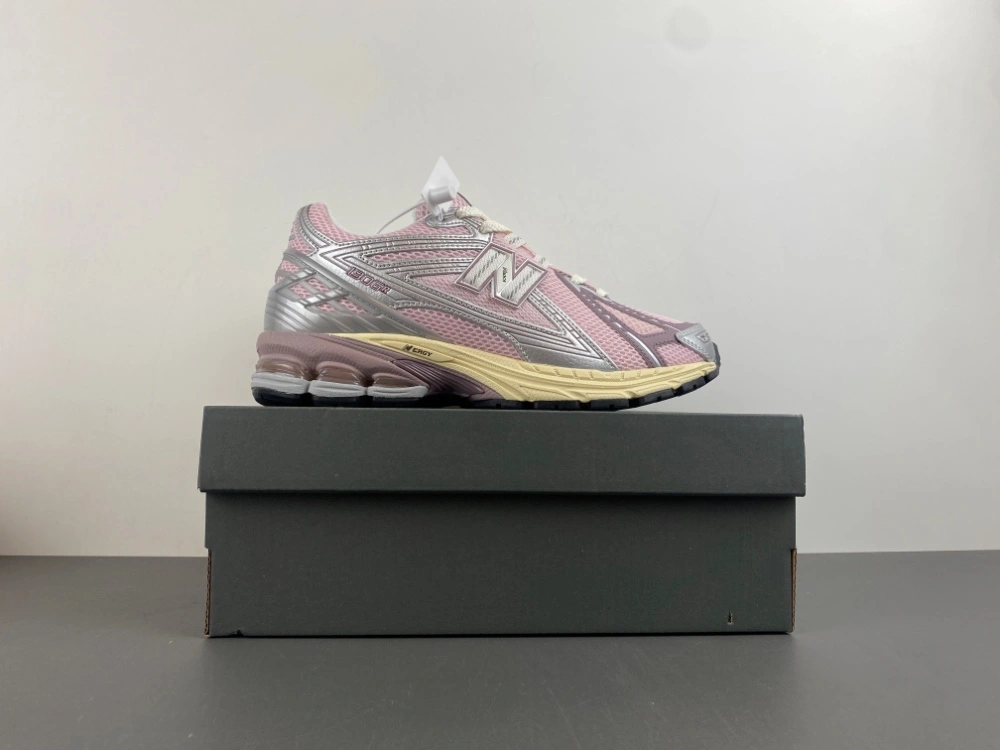 New Balance 1906R Rose Sugar Silver U1906RNF Contemporary 2343